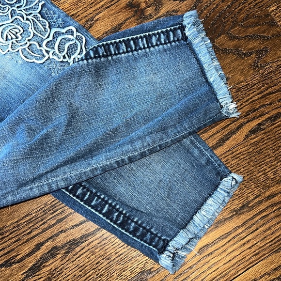 Miss Me Floral Embroidered Signature Skinny Ankle Jeans Style E7767AK2A - Picture 10 of 12